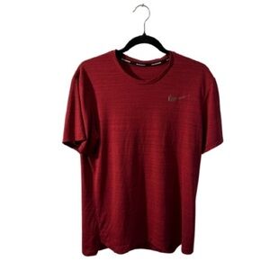 Nike Running Dri-FIT Men’s Maroon Red T-Shirt M – Performance & Style!